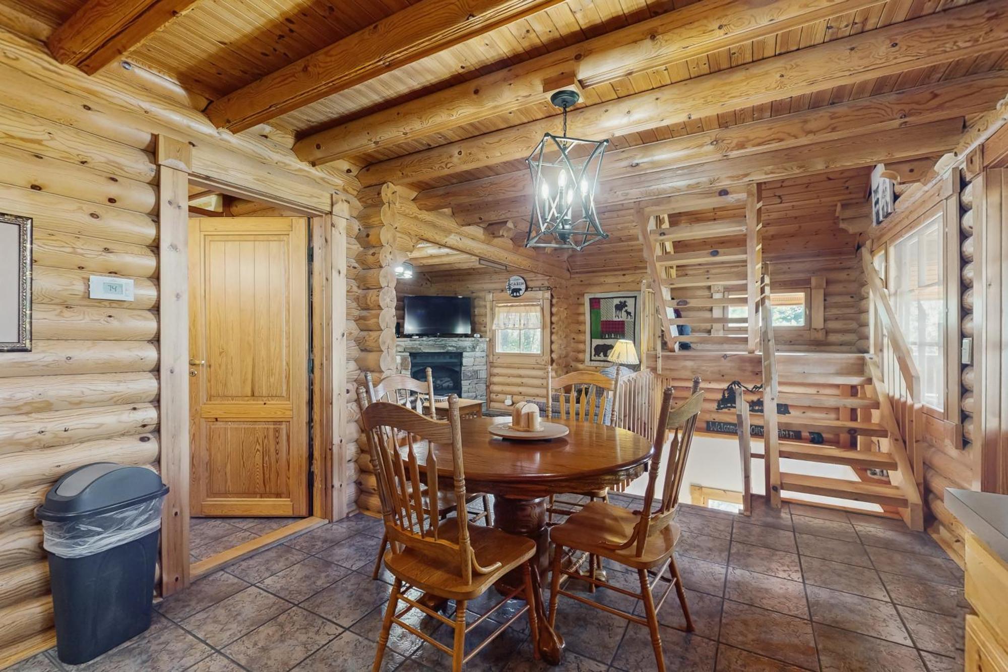 Pine Cone Cabin Gatlinburg Exterior photo